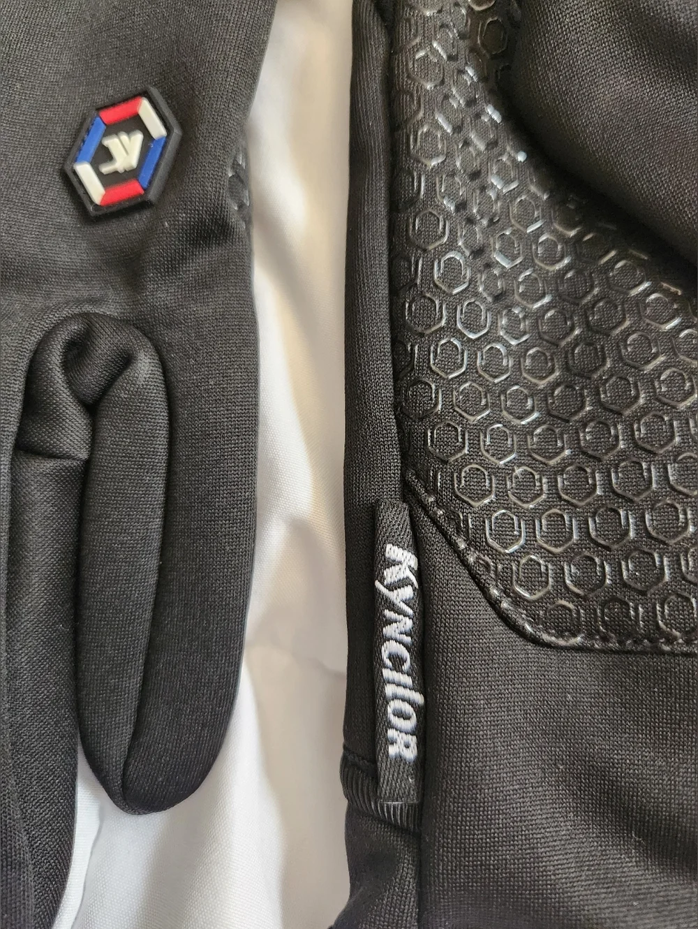 Womans Black Touchscreen Winter Gloves with Grip